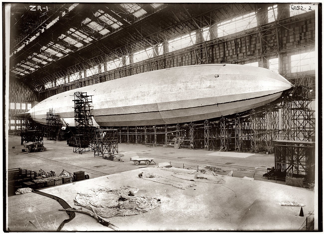 Zeppelin under construction