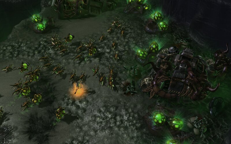 Zerg swarm attacking base