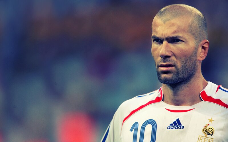 Zinedine Zidane in France jersey