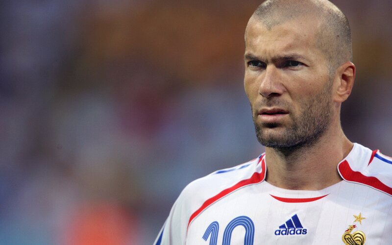 Zinedine Zidane in France jersey