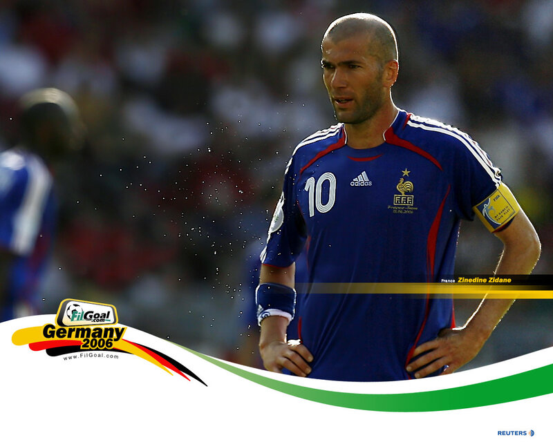 Zinedine Zidane in France jersey