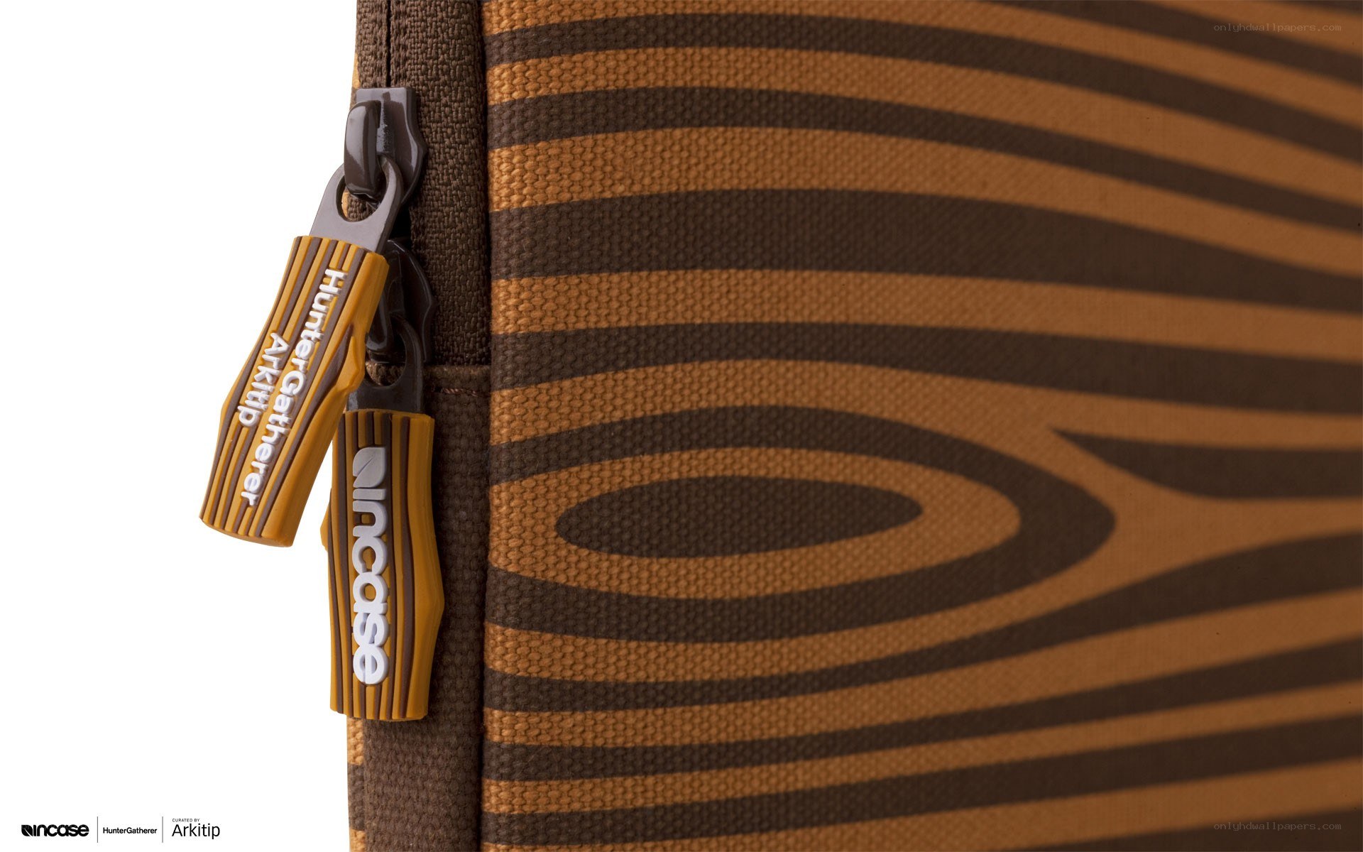 zipped bag with wood pattern